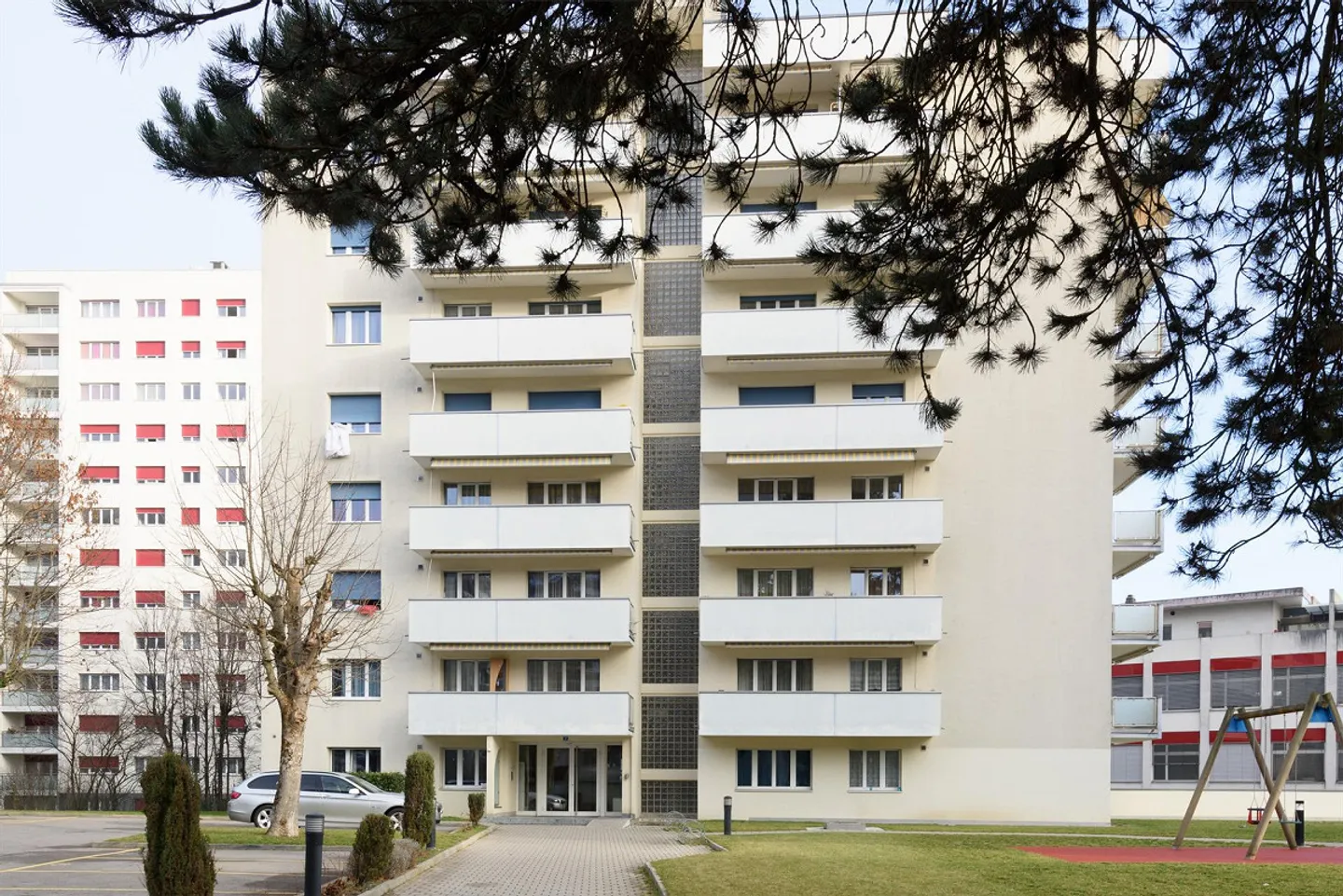 In a quiet and green neighborhood - Photo 2 of 3