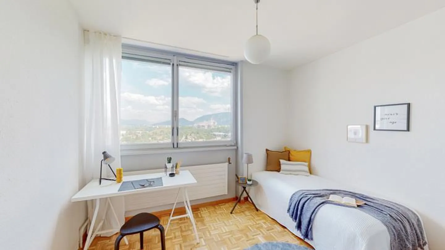 A BRIGHT LIVING ENVIRONMENT, JUST A FEW STEPS FROM NATURE AND THE RHÔNE - Photo 5 of 8