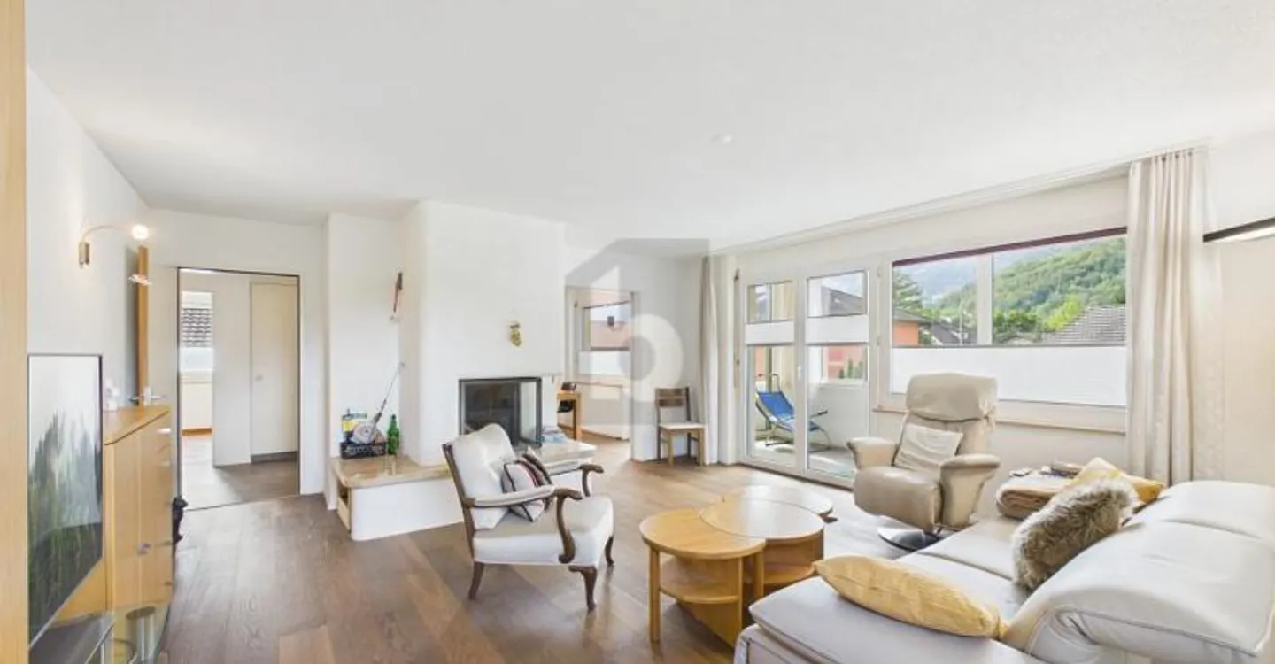 PLENTY OF SPACE FOR FAMILY AND FUTURE - Photo 2 of 6