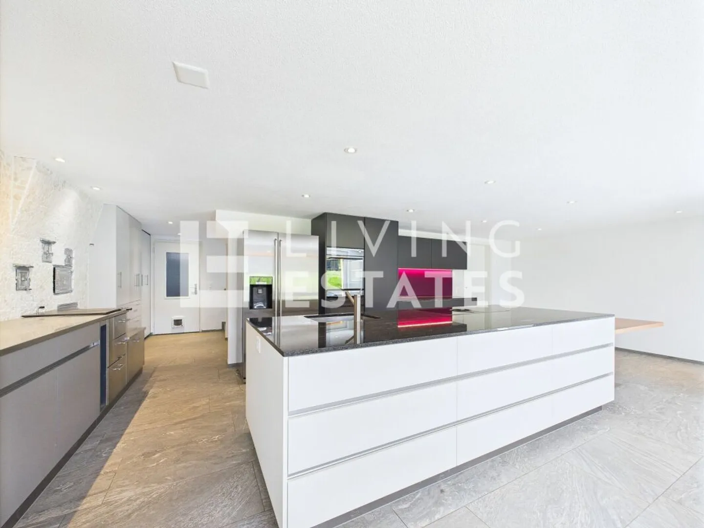 IDYLLIQUE ÉQUESTRE AU PLUS HAUT NIVEAU - CONFORT DE VIE AVEC STYLE - Photo 2 sur 19