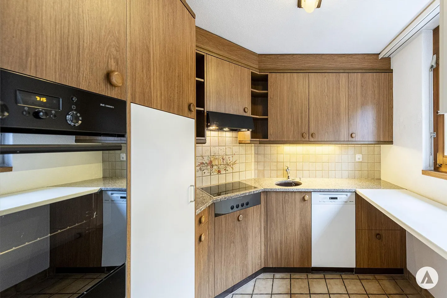 Charming Maisonette with Beautiful Distant View - Photo 6 of 13