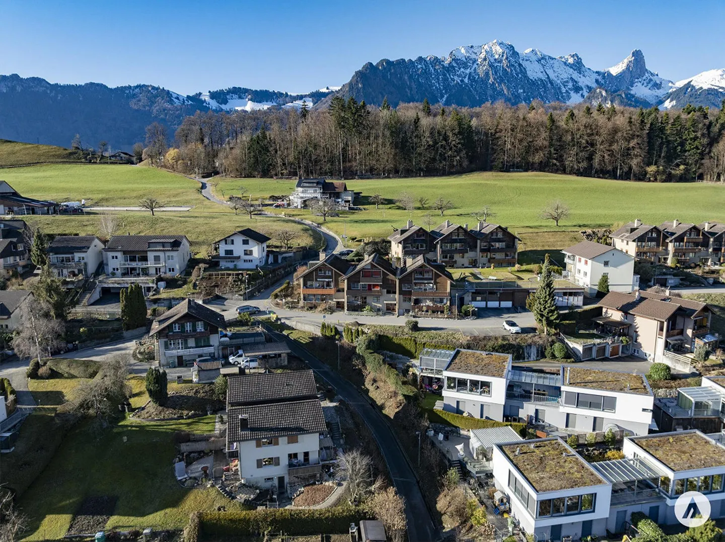 Charming Maisonette with Beautiful Distant View - Photo 10 of 13