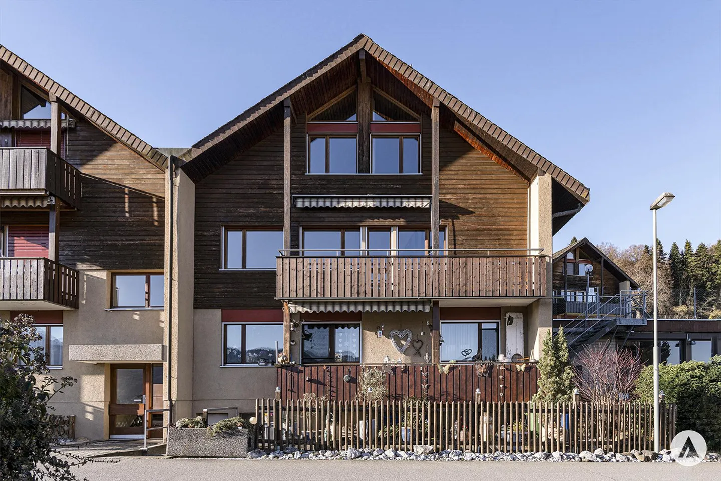 Charming Maisonette with Beautiful Distant View - Photo 8 of 13