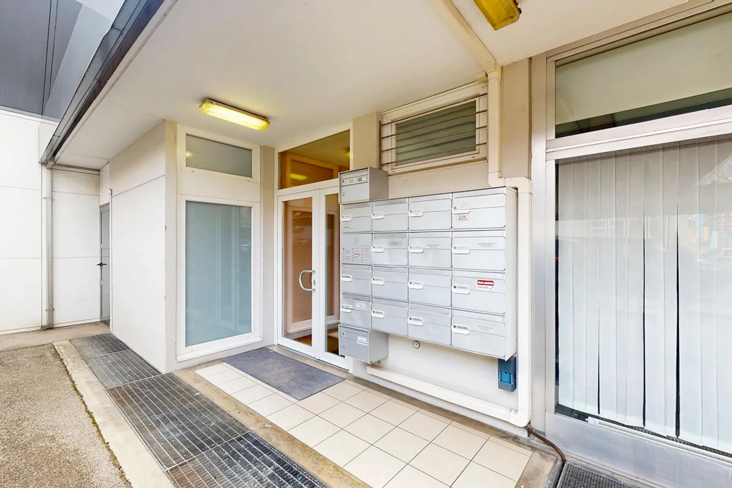 Geräumige Räume in strategischer Lage in Lugano - Foto 3 von 10