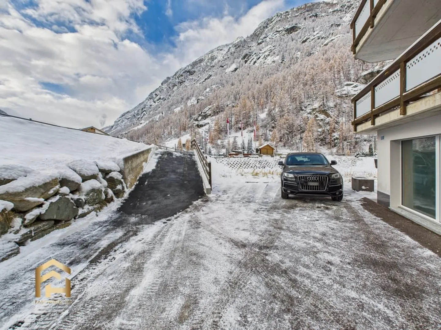 Centrally Located Car Garages in Täsch - Photo 5 of 13