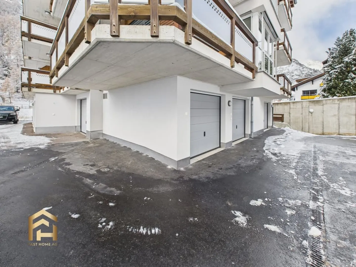 Centrally Located Car Garages in Täsch - Photo 7 of 13