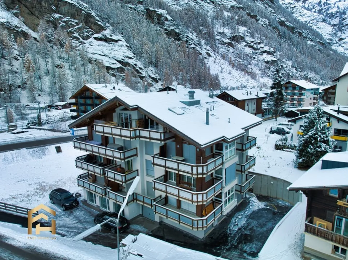 Centrally Located Car Garages in Täsch - Photo 10 of 13