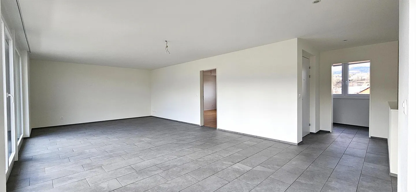 Helle 3.5 Zimmer Attikawohnung in Laufen - Foto 3 von 13