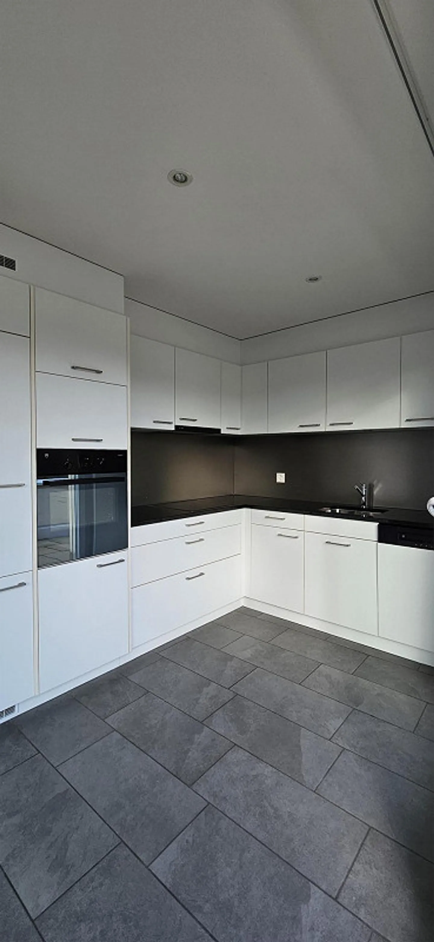 Helle 3.5 Zimmer Attikawohnung in Laufen - Foto 5 von 13
