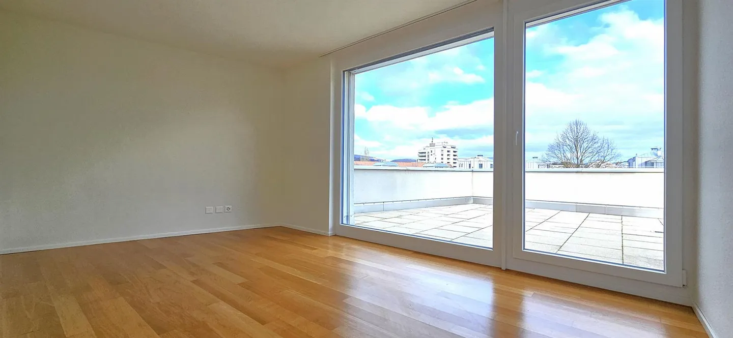 Helle 3.5 Zimmer Attikawohnung in Laufen - Foto 8 von 13