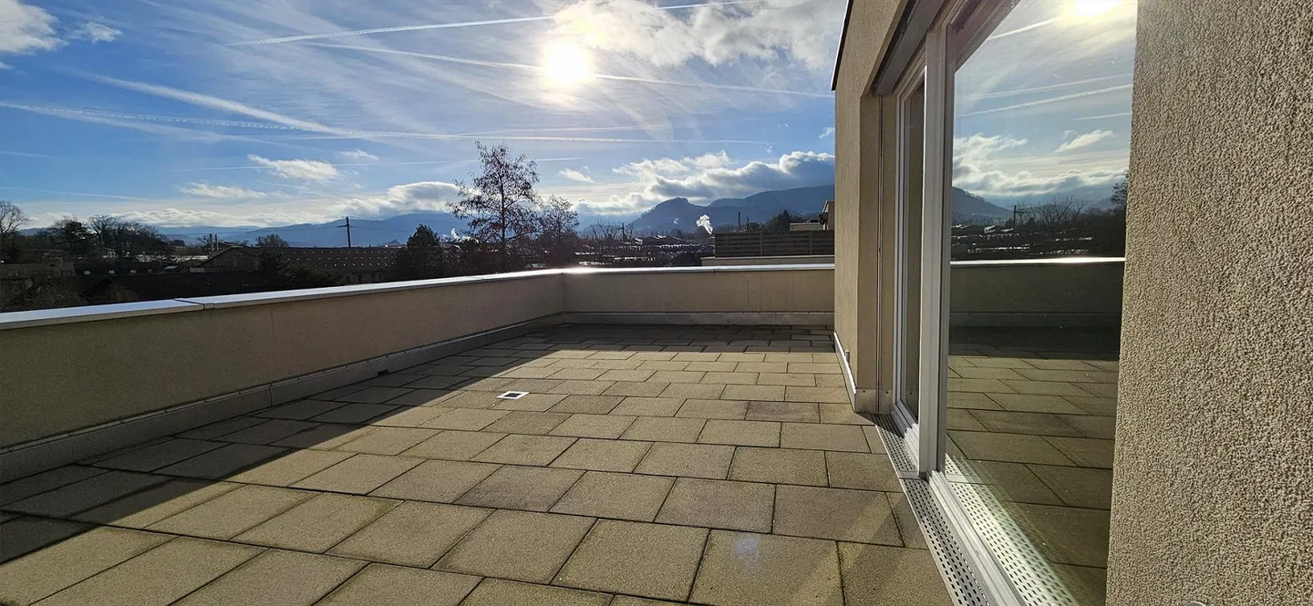 Helle 3.5 Zimmer Attikawohnung in Laufen - Foto 12 von 13