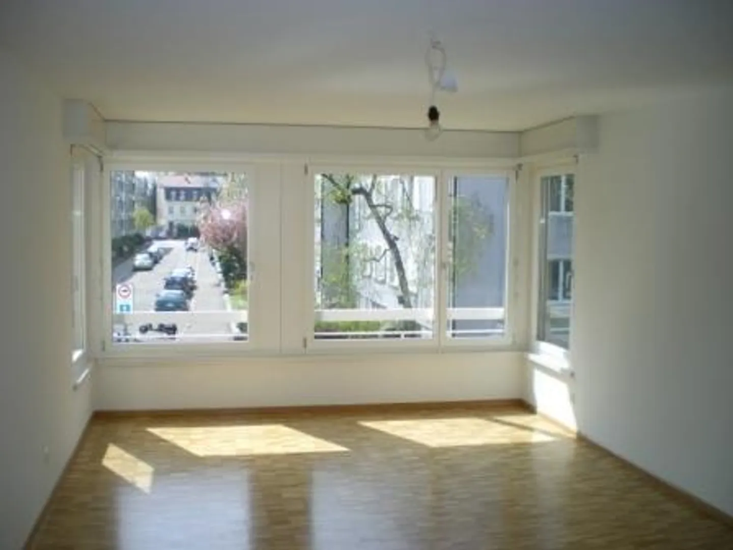 Appartamento luminoso 3.5 locali - Foto 3 di 8