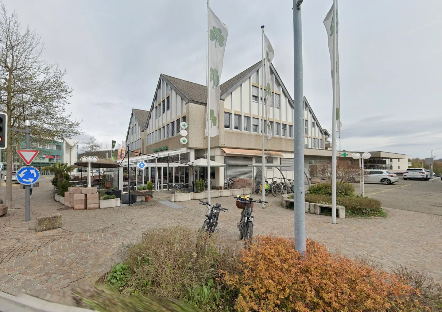 Sichern Sie sich einen oder mehrere Einstellplätze in bester Lage! - Foto 1 von 2