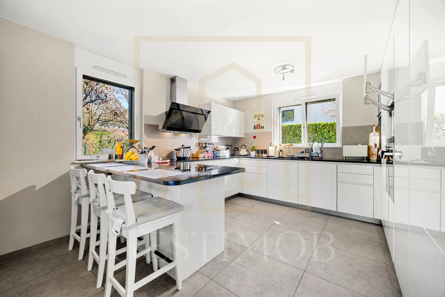 Family Villa with Garden - Photo 3 of 14