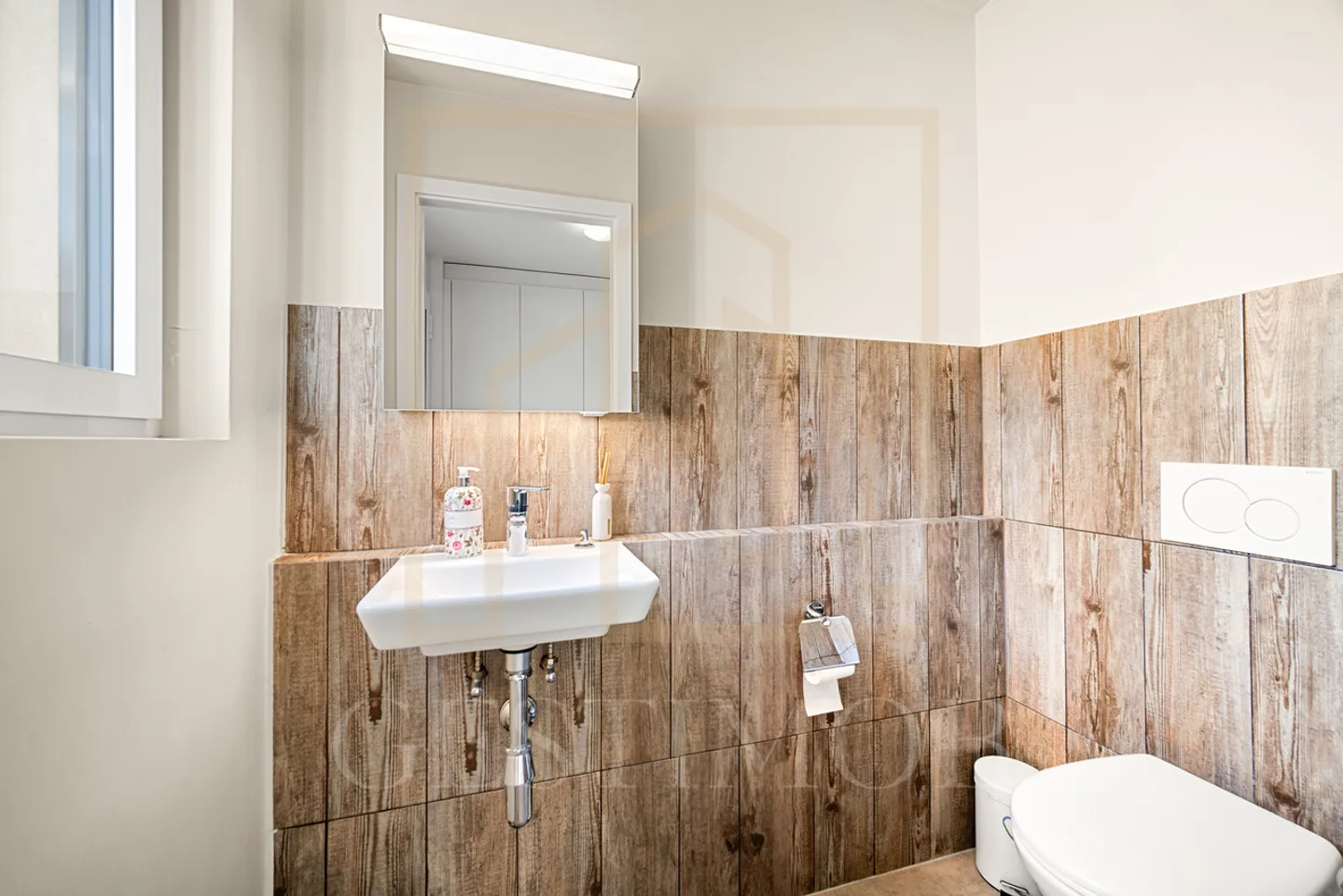 Family Villa with Garden - Photo 5 of 14