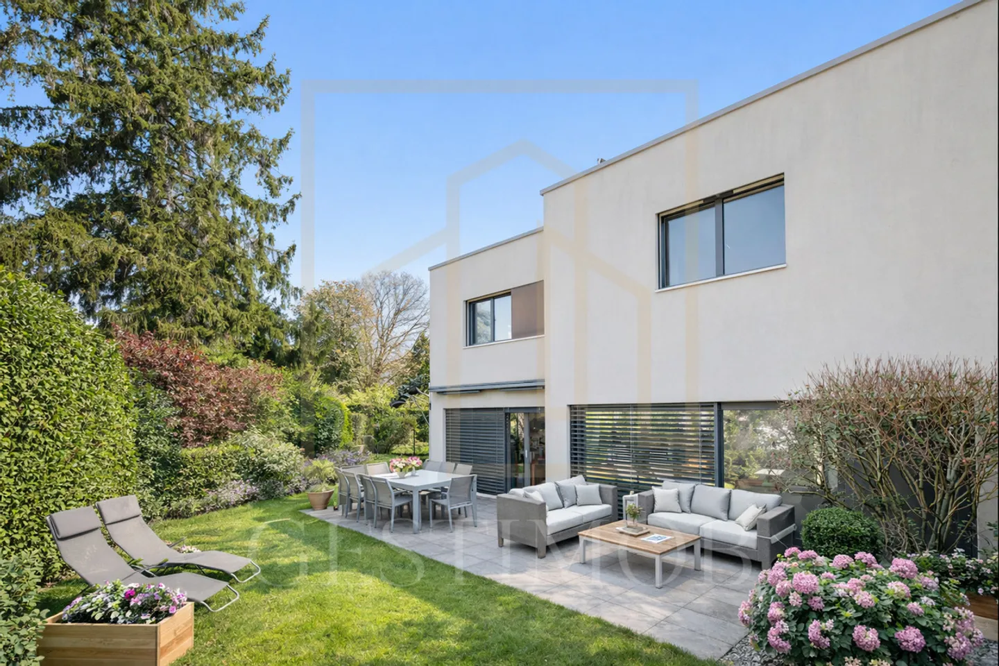 Family Villa with Garden - Photo 1 of 14