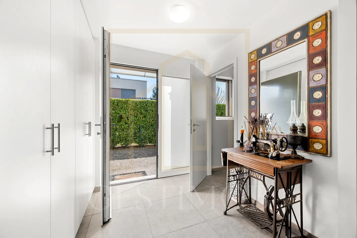 Family Villa with Garden - Photo 2 of 14