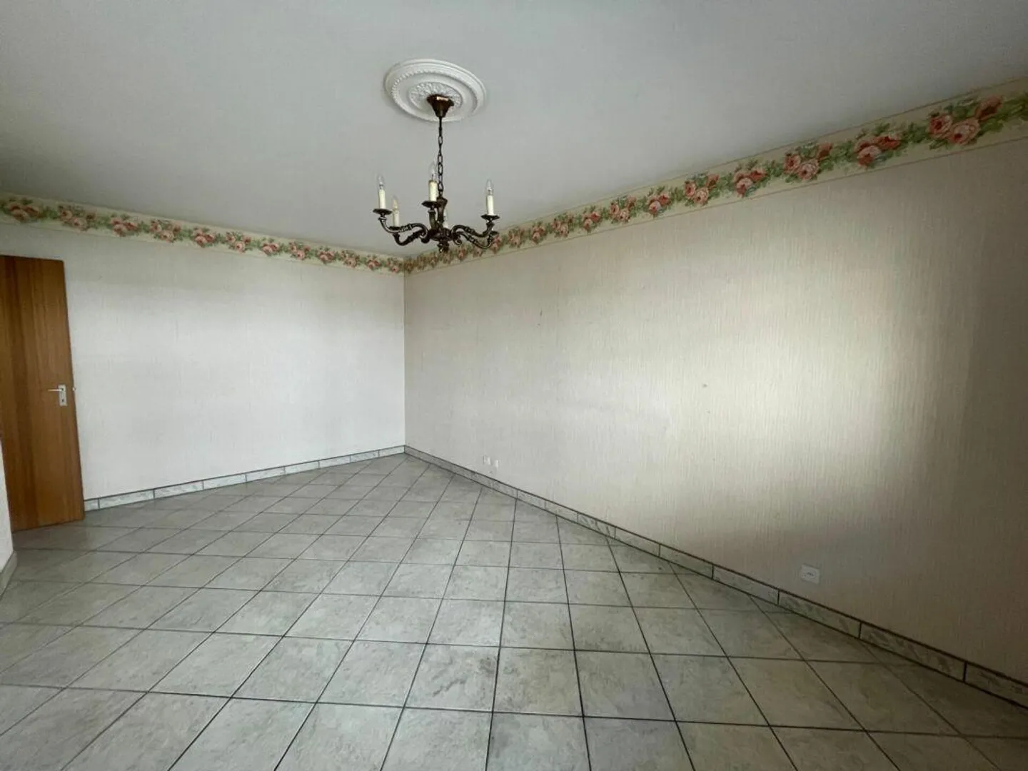 3 appartamenti in una zona residenziale centrale e popolare - Foto 9 di 12