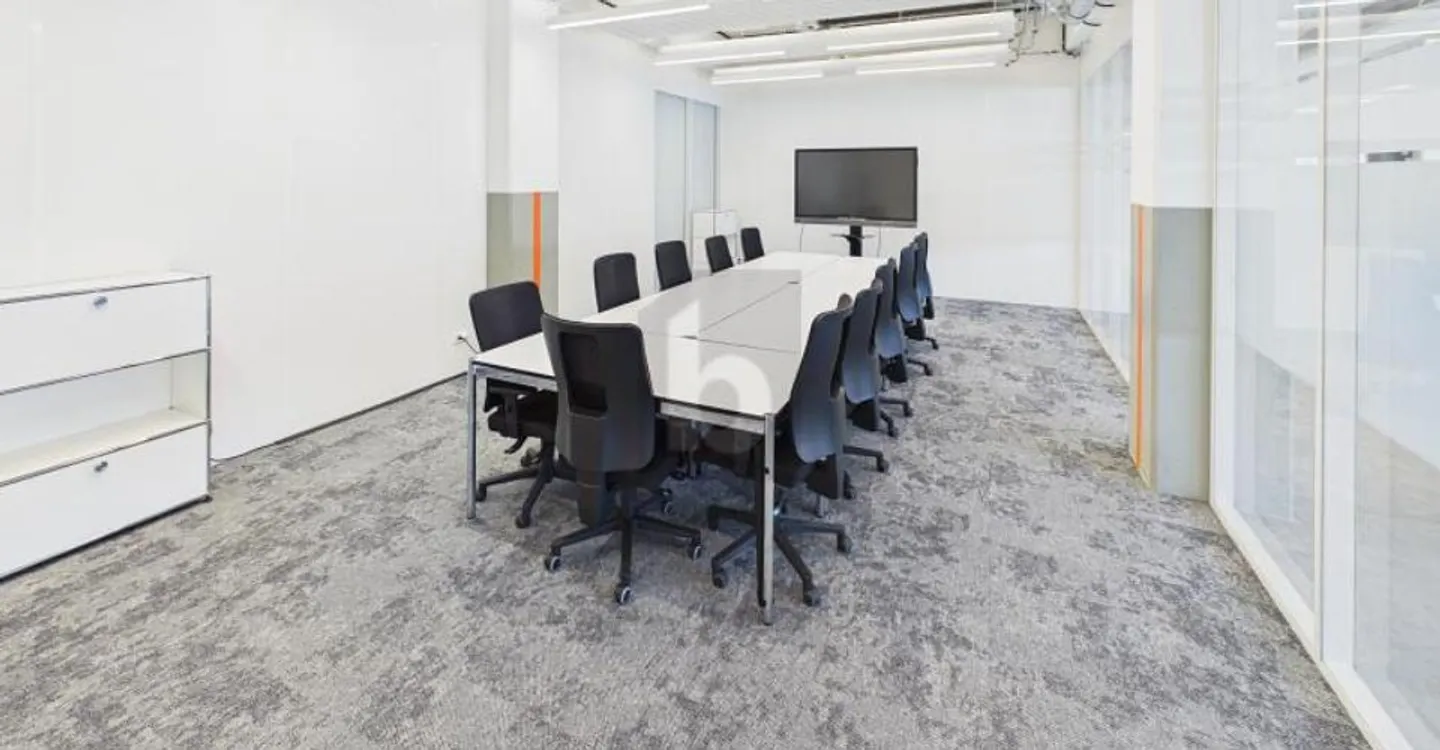 SPACIOUS, MODERN AND VERSATILE - Photo 4 of 5