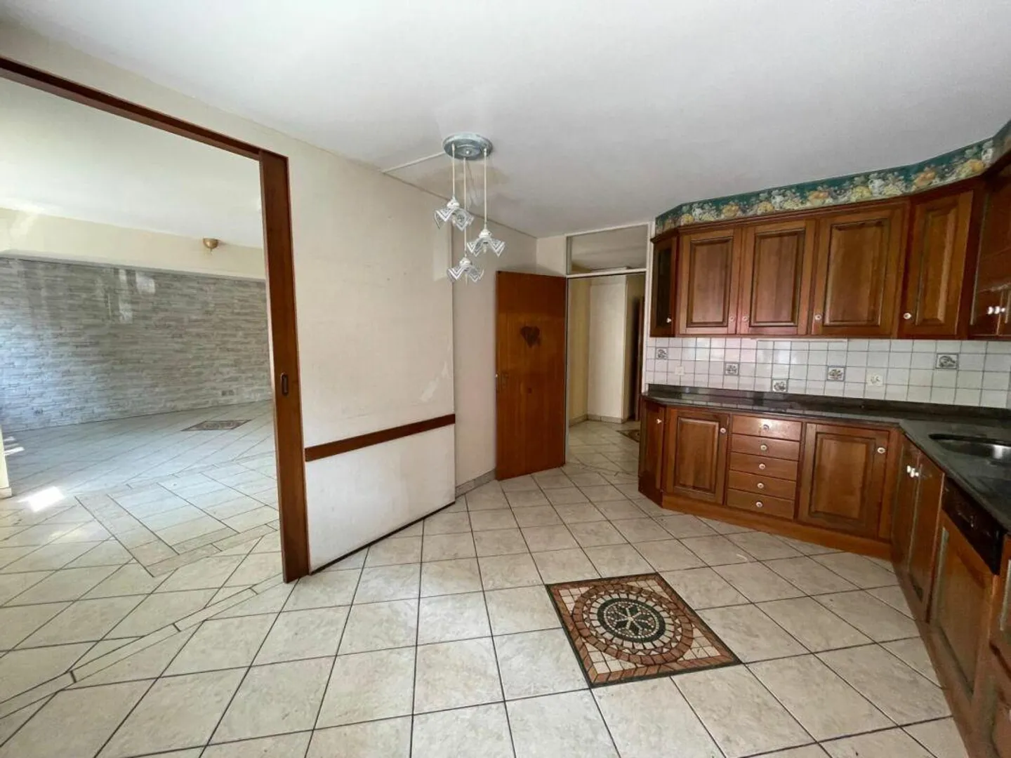 3 appartamenti in una zona residenziale centrale e popolare - Foto 4 di 12