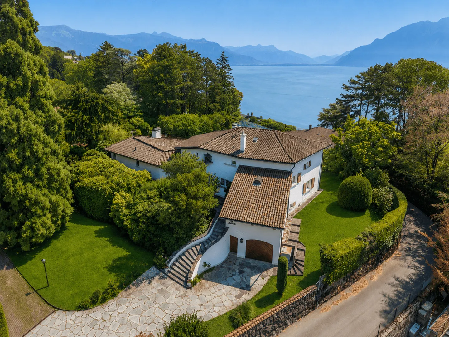 Villa de Luxe avec Vue sur le Lac - Photo 2 sur 13