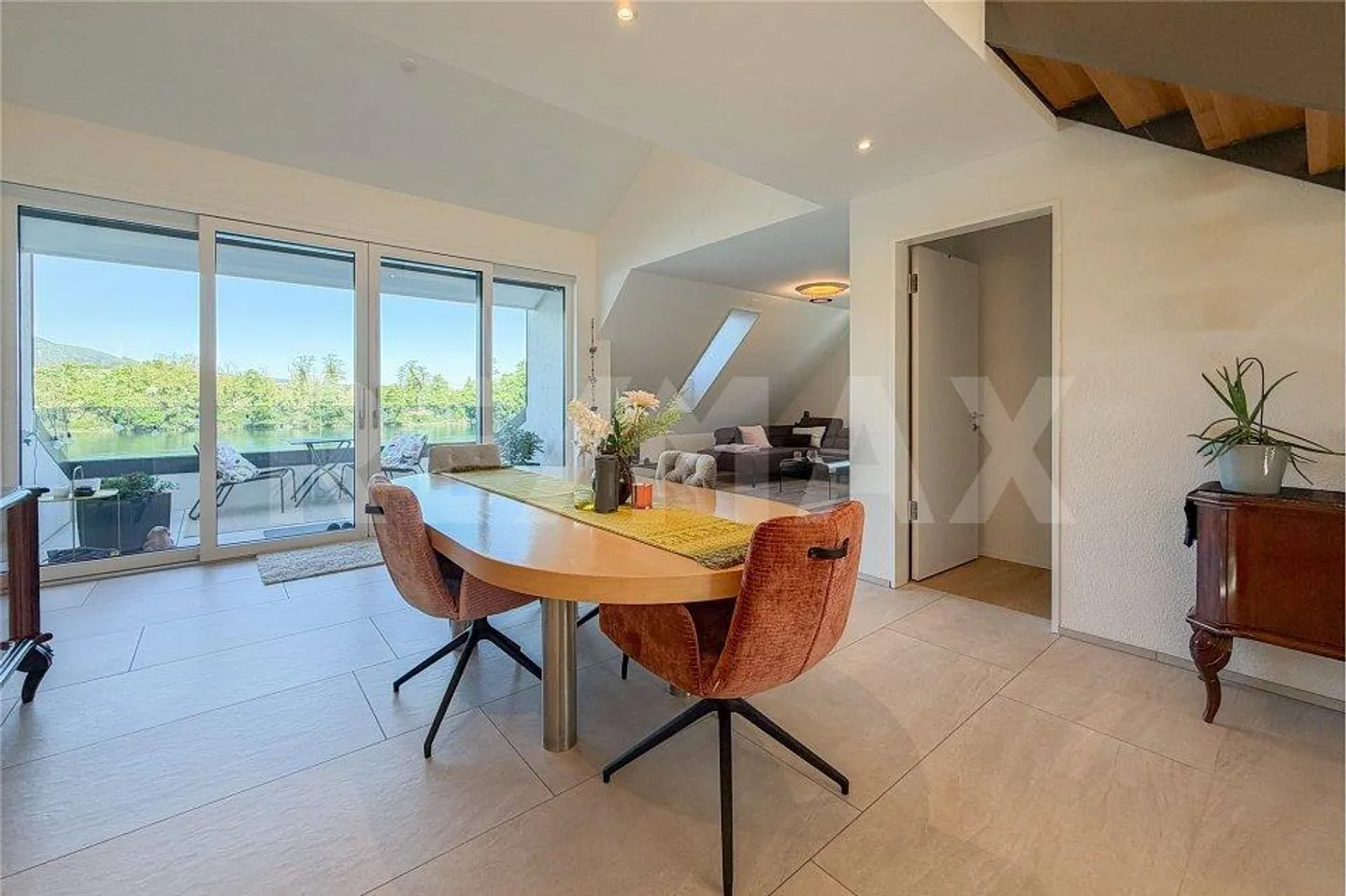 Moderne Maisonette mit Rheinblick - Foto 4 von 13