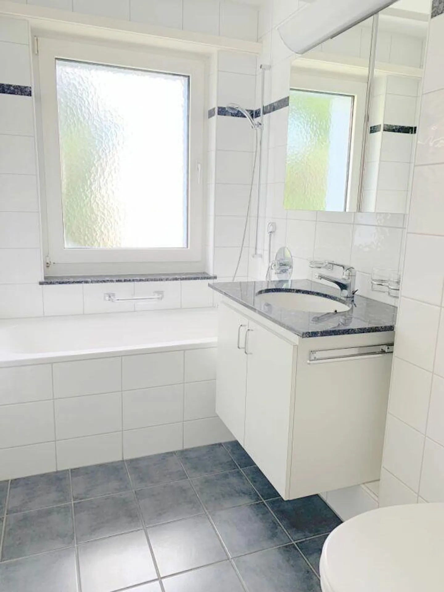 3-Zimmerwohnung mit grossem Balkon und schöner Aussicht - Foto 1 von 9