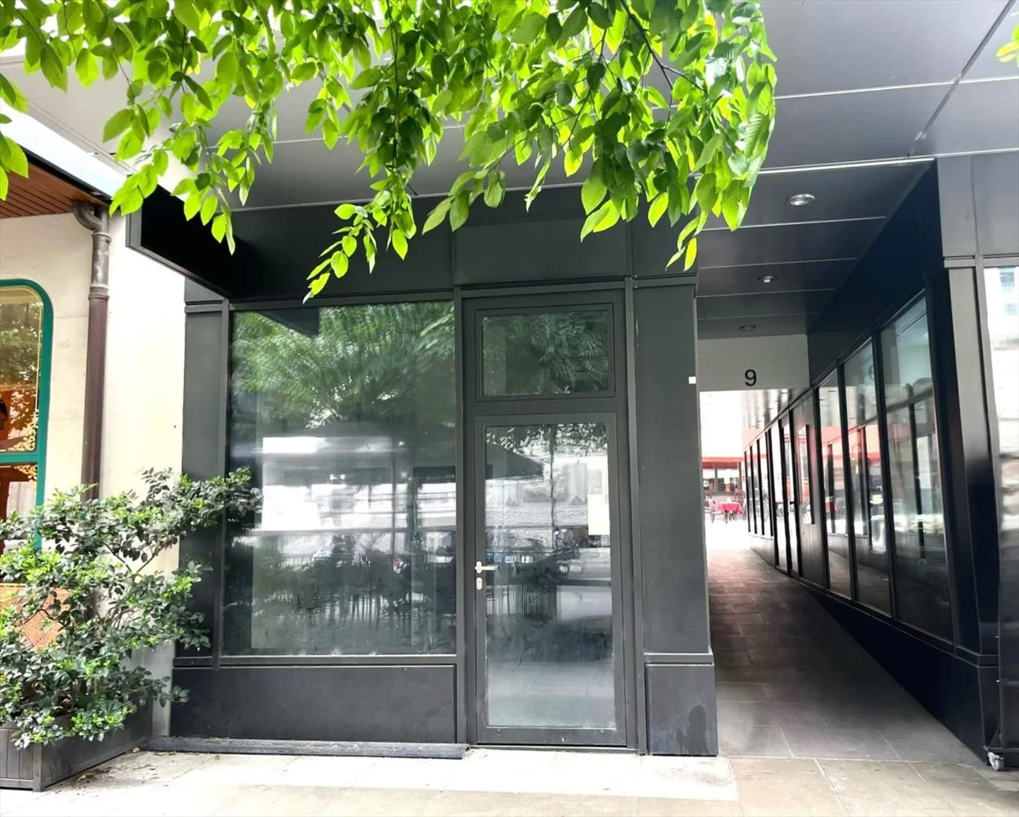 Posizione strategica: arcade di 100m² nel cuore di un'area trafficata - Foto 2 di 6