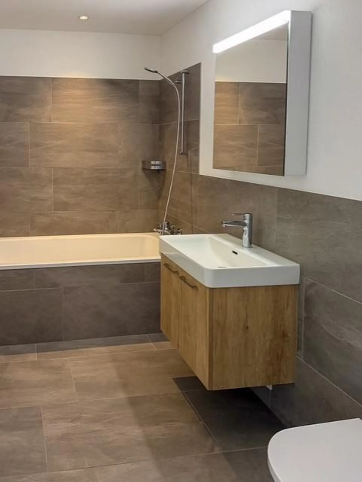 Living by the Aabach – stylish 4.5-room ground floor apartment with garden idyll - Photo 12 of 16