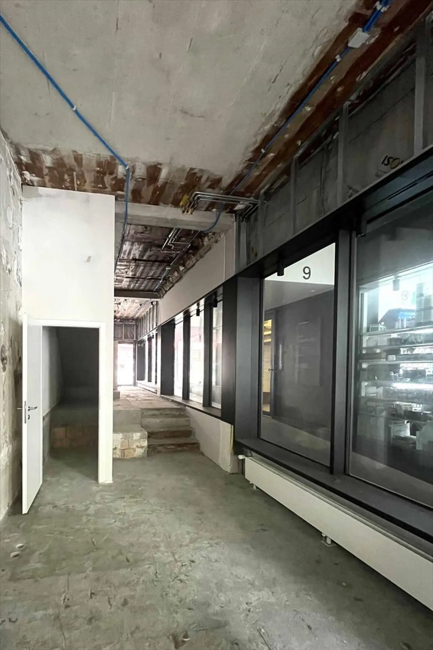 Posizione strategica: arcade di 100m² nel cuore di un'area trafficata - Foto 4 di 6