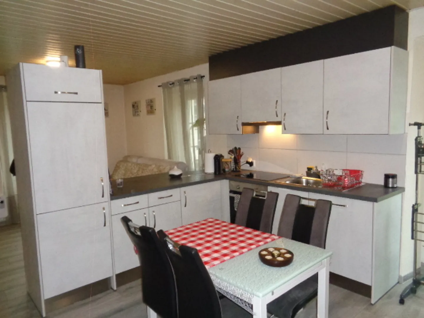 Immeuble de rendement rénové - Photo 3 sur 10