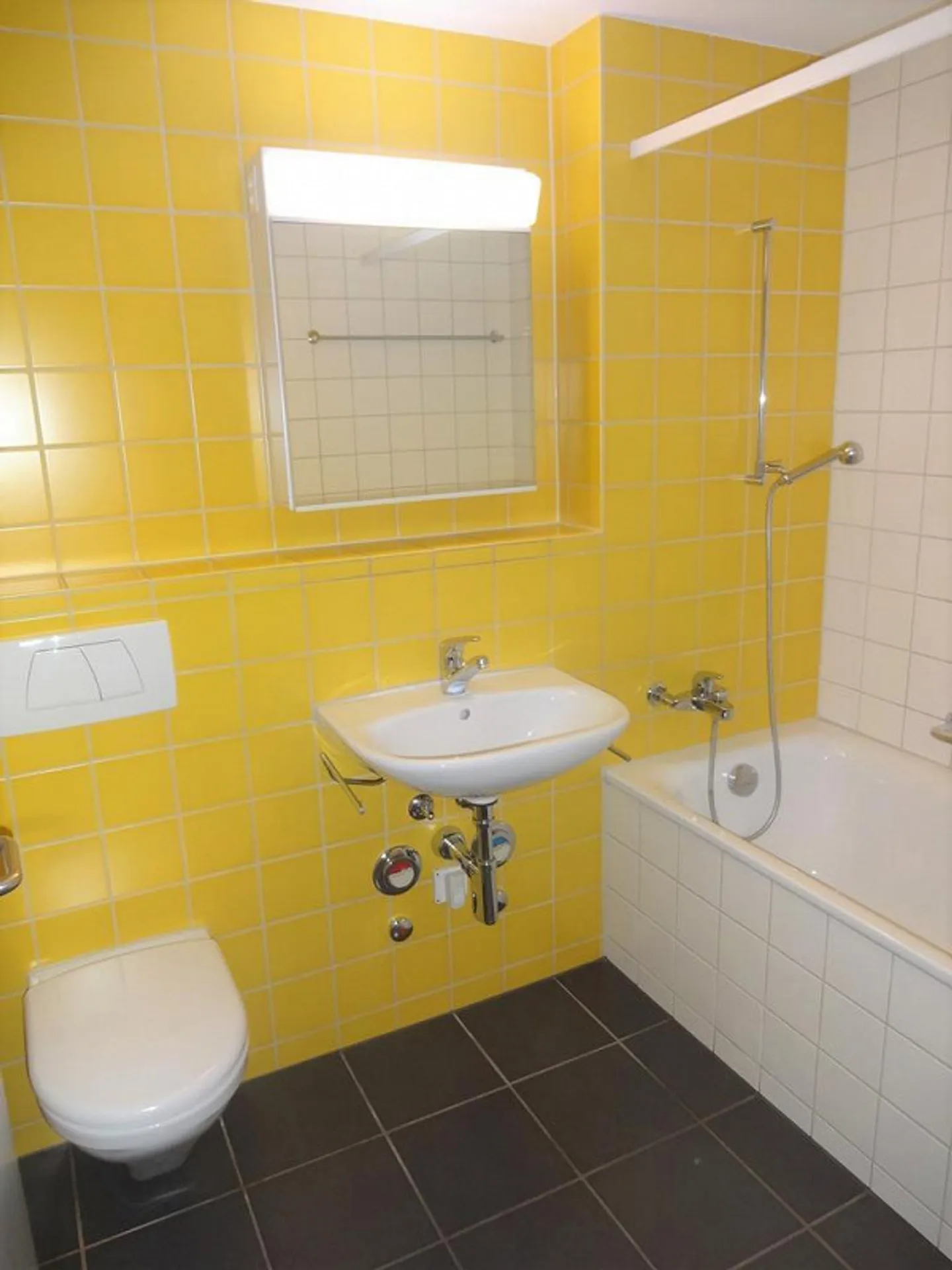 Practical Apartment in a Good Location - Photo 5 of 6