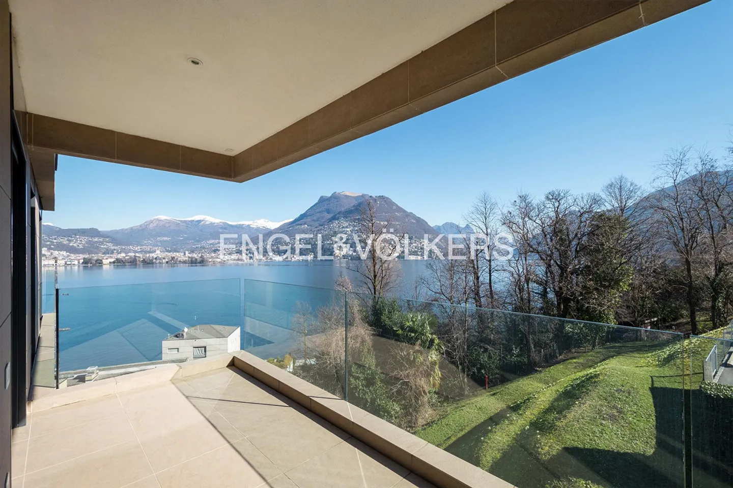 Prestige apartment with a view of Lake Lugano - Photo 7 of 14