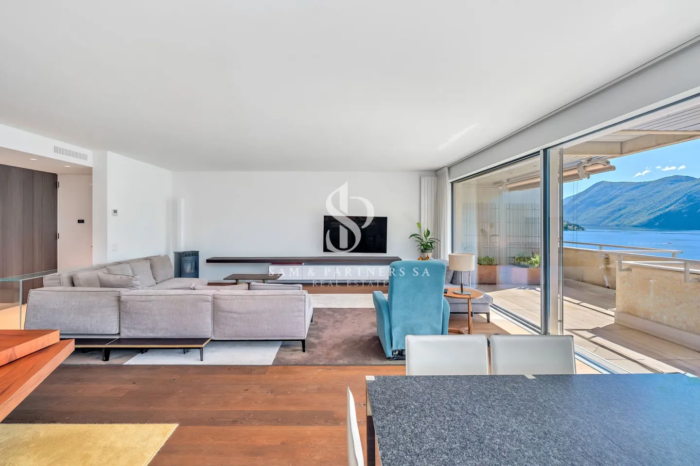 Appartement mansardé avec vue sur le lac - Photo 4 sur 20