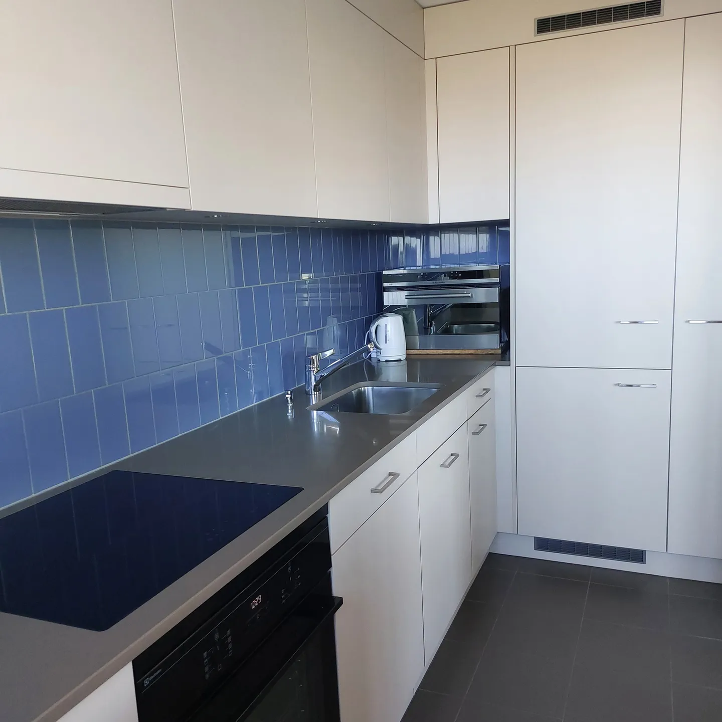 Charming Apartment with Lake View - Photo 3 of 10