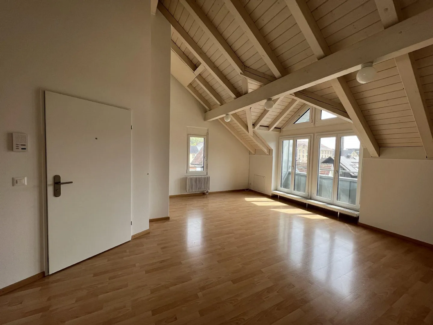 Appartamento centrale di 2,5 stanze con lavanderia privata - Foto 3 di 7