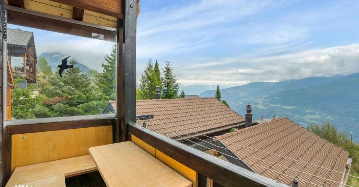 A private retreat in the heart of the Valais mountains - Photo 11 of 13