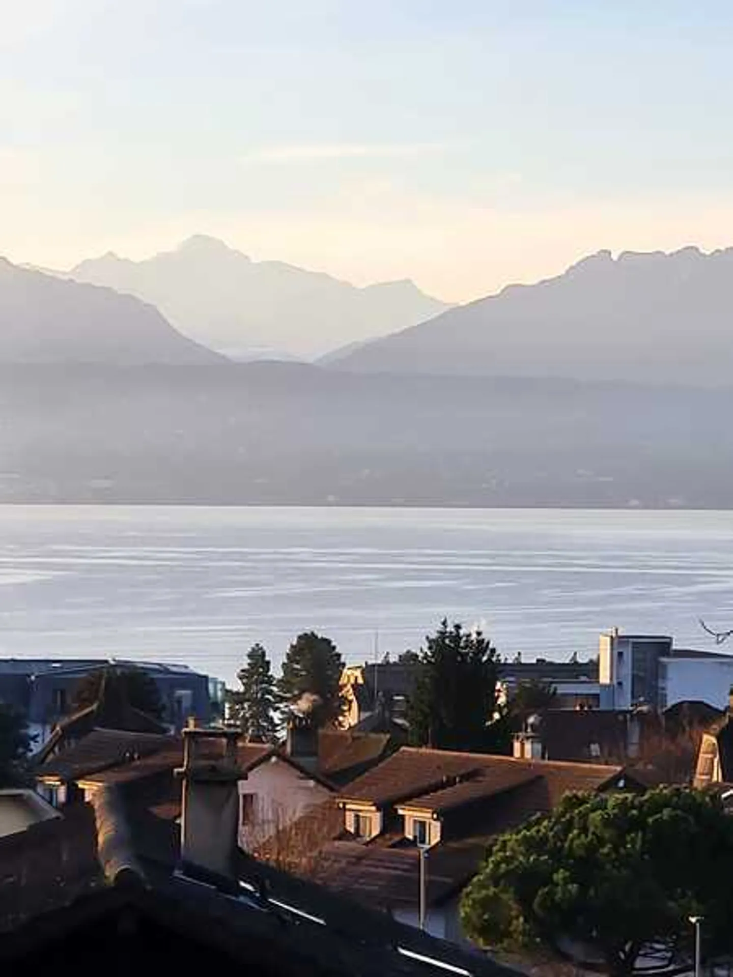 Appartamento Moderno con Vista Lago - Foto 7 di 8