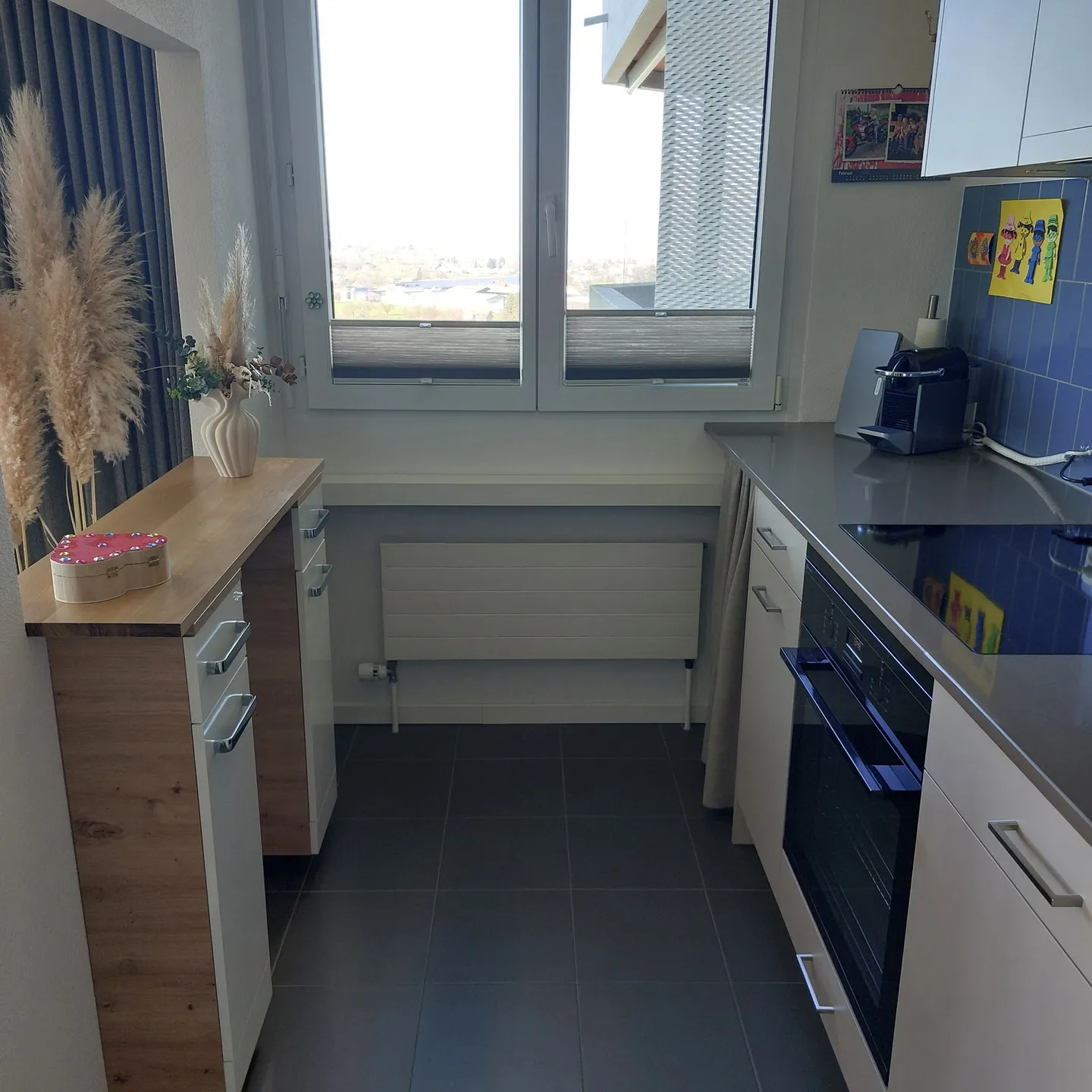 Charming Apartment with Lake View - Photo 4 of 10