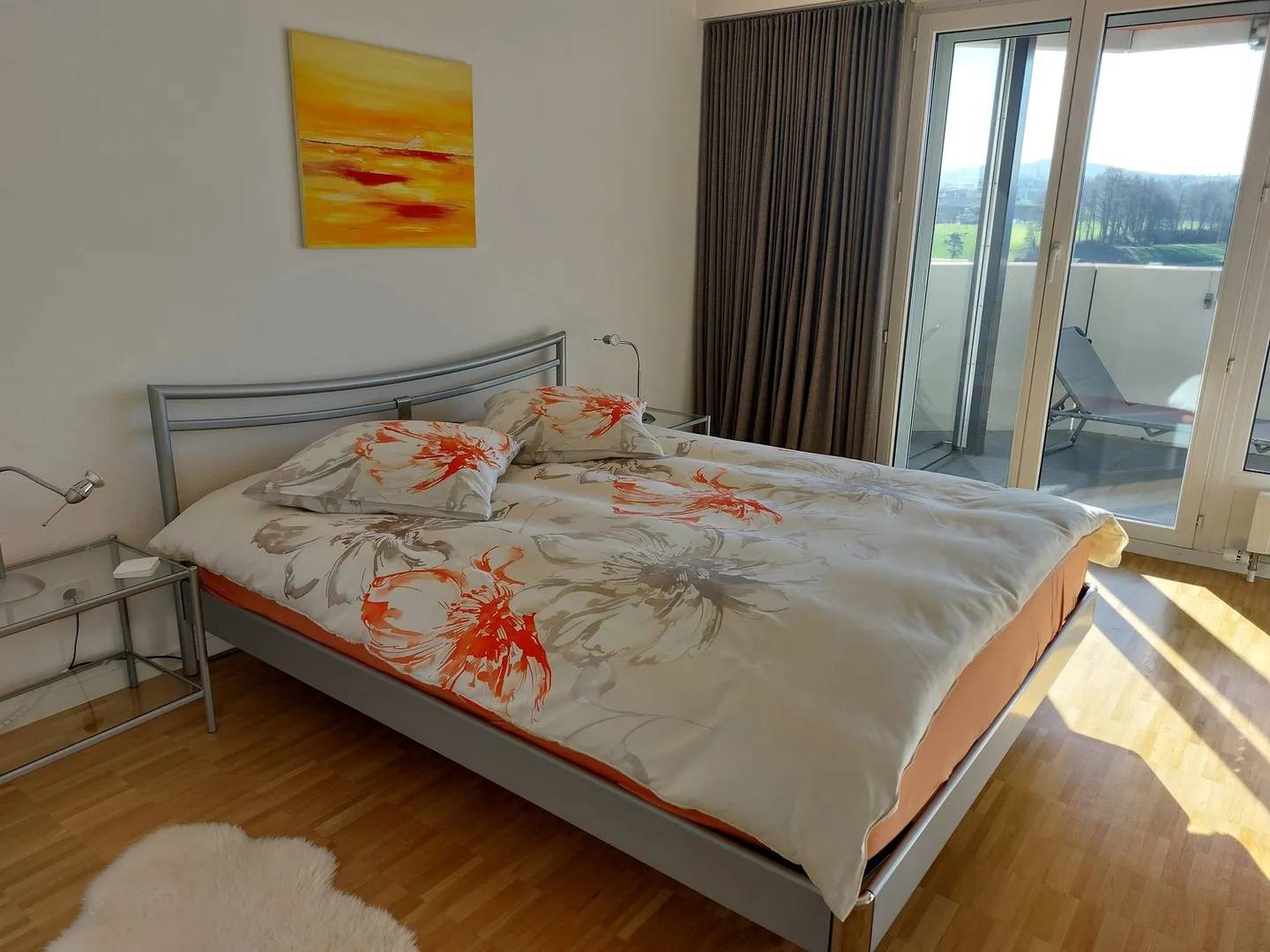 Charming Apartment with Lake View - Photo 5 of 10