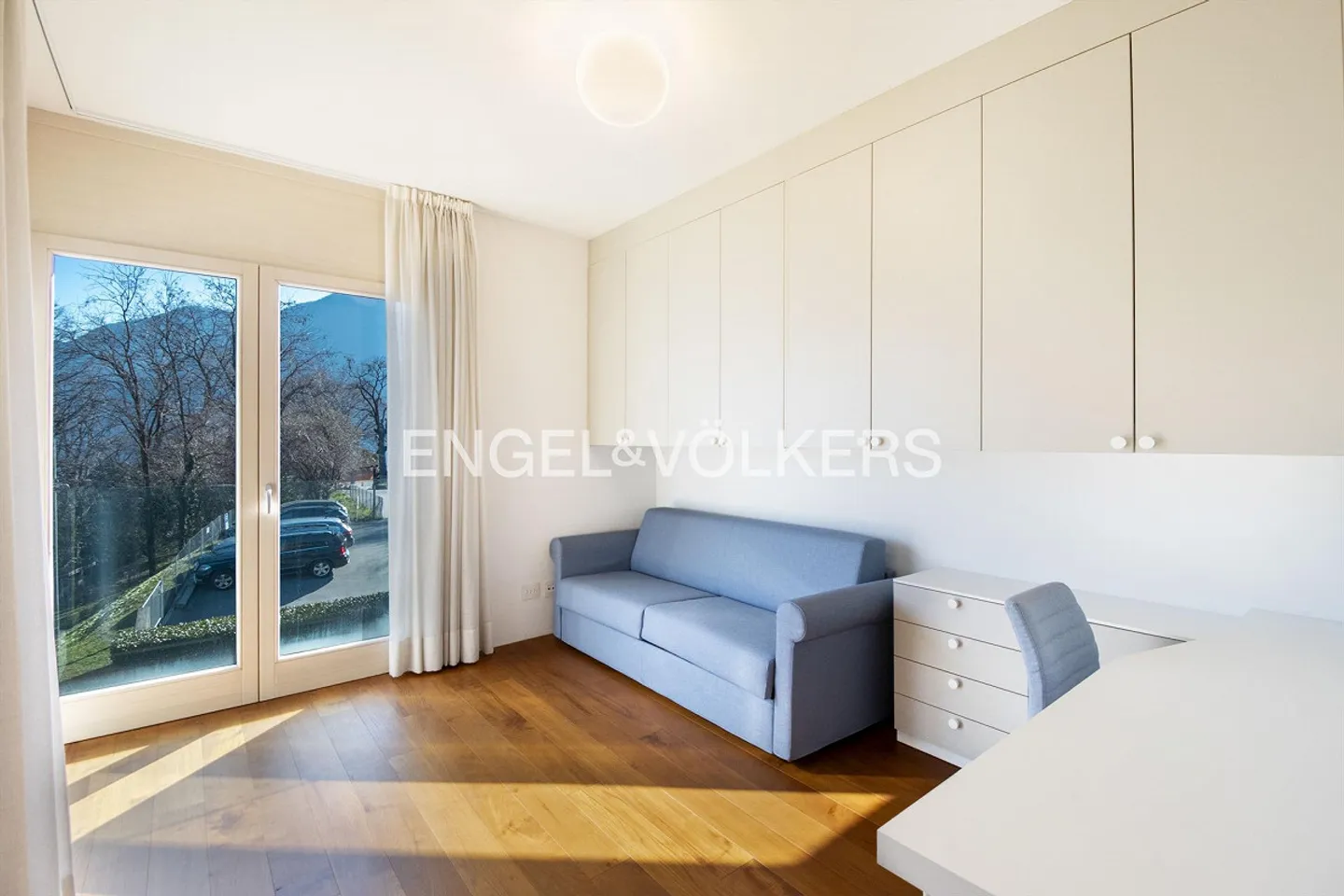 Prestige apartment with a view of Lake Lugano - Photo 9 of 14