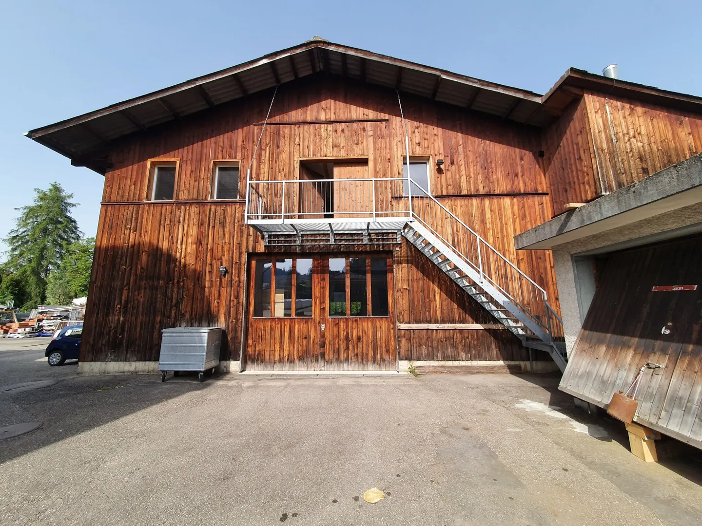 Espace Hobby / Commercial / de Stockage à Louer avec Plafond Haut - Photo 1 sur 4