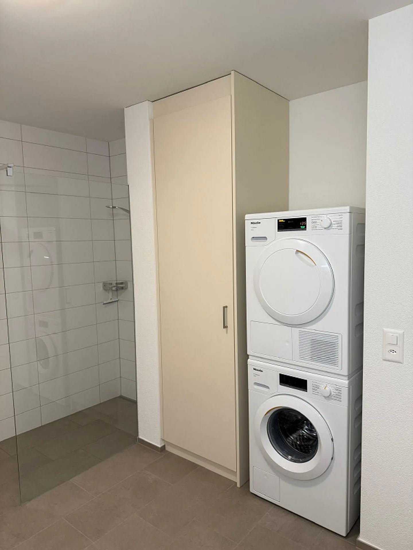 moderne 3.5-Zimmer-Wohnung an zentraler Lage - Foto 7 von 8