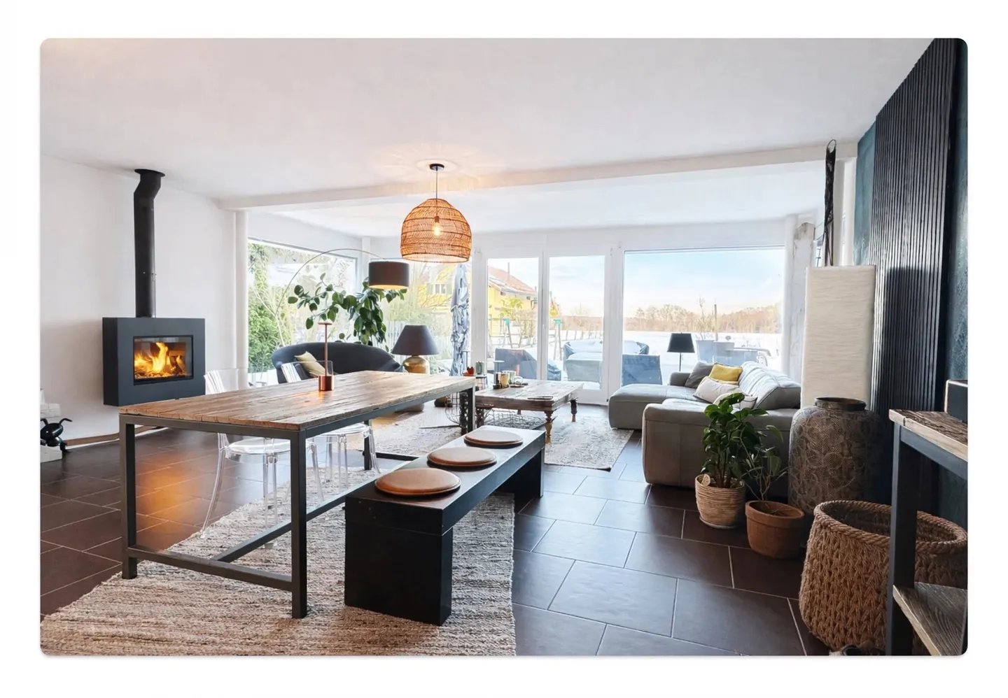 Außergewöhnliche Villa in Saubraz - Foto 6 von 9