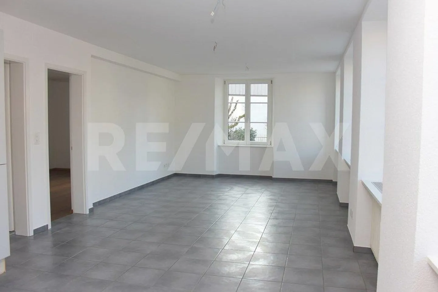 grosszügiges 2 Parteienhaus / Einfamilienhaus mit Einliegerwohnung - Foto 4 von 13