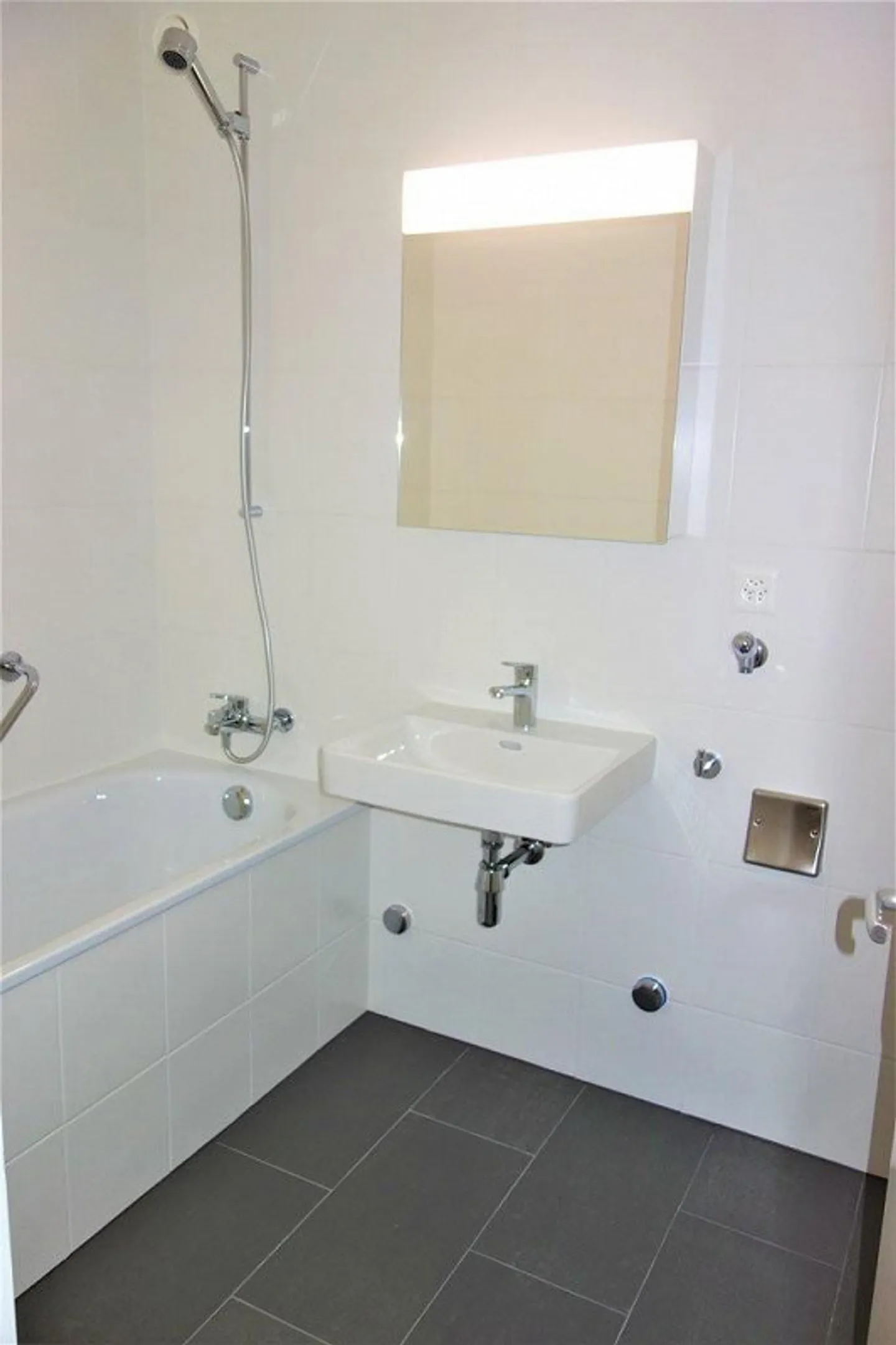 Appartamento ristrutturato 4 locali a Saint Jean - Foto 7 di 9