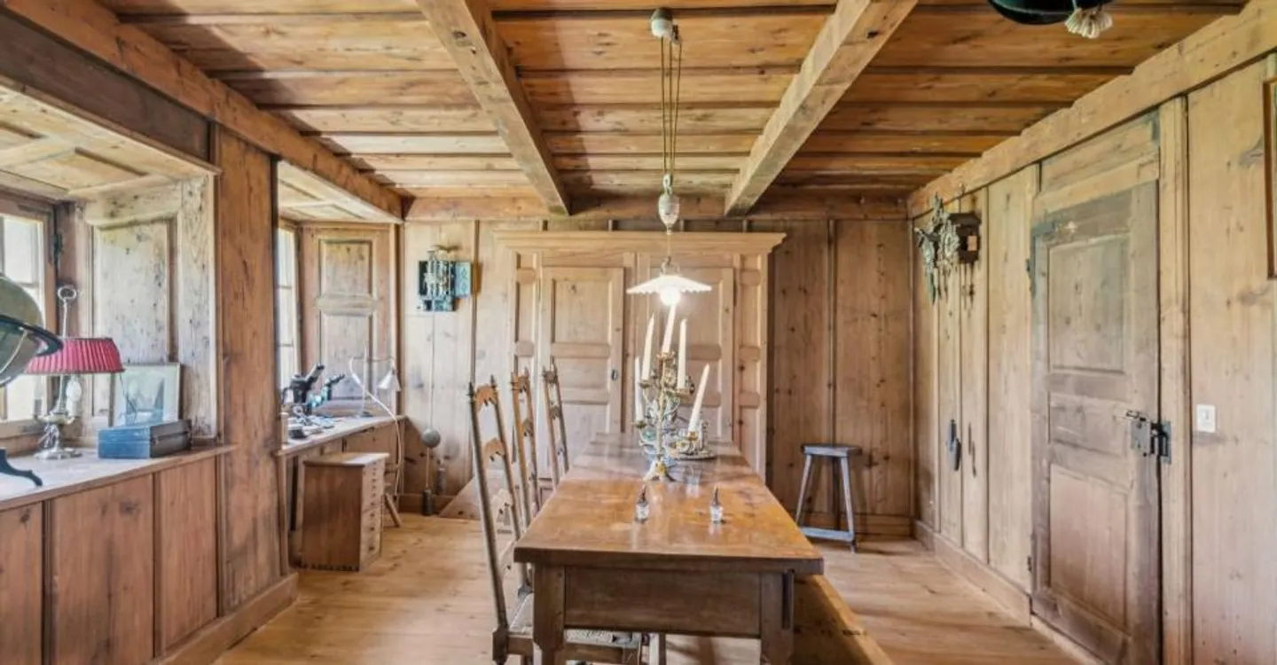 Magnificent renovated farm. Entered into the history of watchmaking - Photo 8 of 11