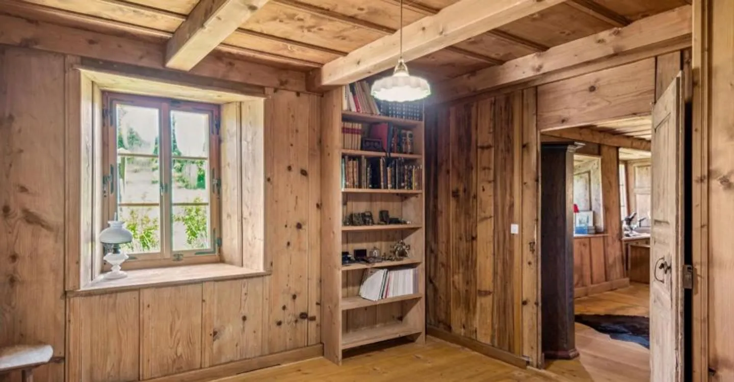 Magnificent renovated farm. Entered into the history of watchmaking - Photo 9 of 11