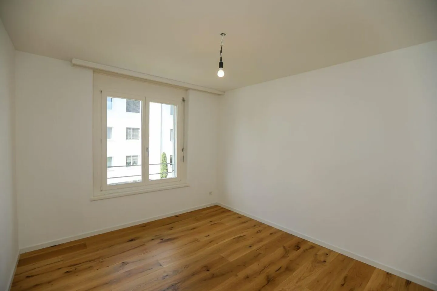 Vie lumineuse dans un endroit calme - Appartement de 4,5 pièces fraîchement rénové - Photo 6 sur 7