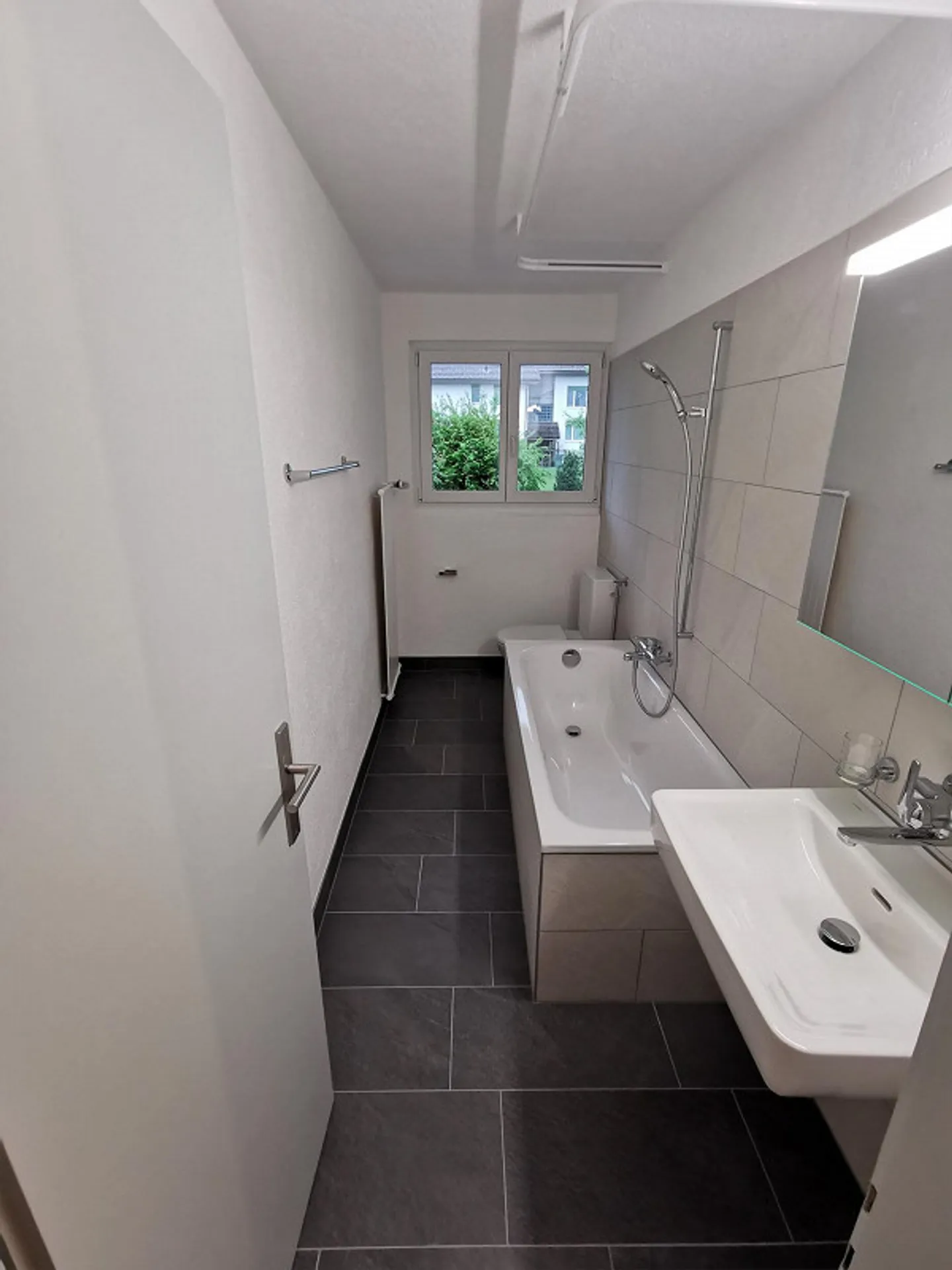 Appartement 2 pièces confortable à Neuenhof pour célibataires - Photo 3 sur 6
